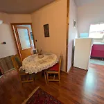 Casa vacanze With A - C In 54835
